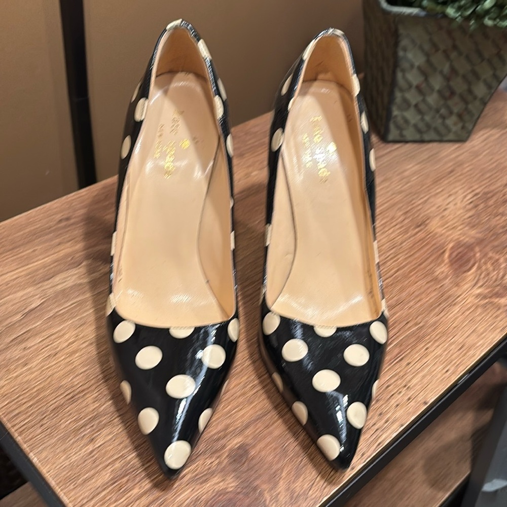 Kate Spade New York Black Polka Dot Pointed Toe Pumps Heels Size 8.5b licorice